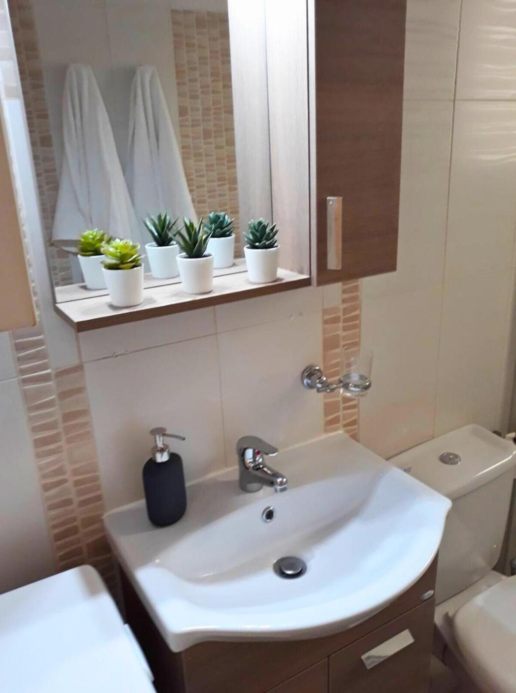 Cozy Apartment For 4 In Kolonaki, Lycabettus Αθήνα Εξωτερικό φωτογραφία